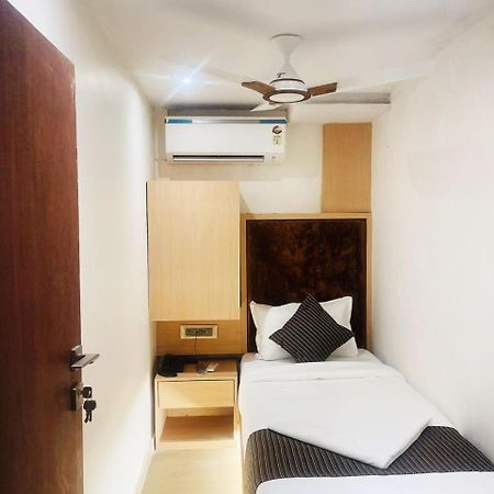 Hotel Winton มุมไบ ภายนอก รูปภาพ