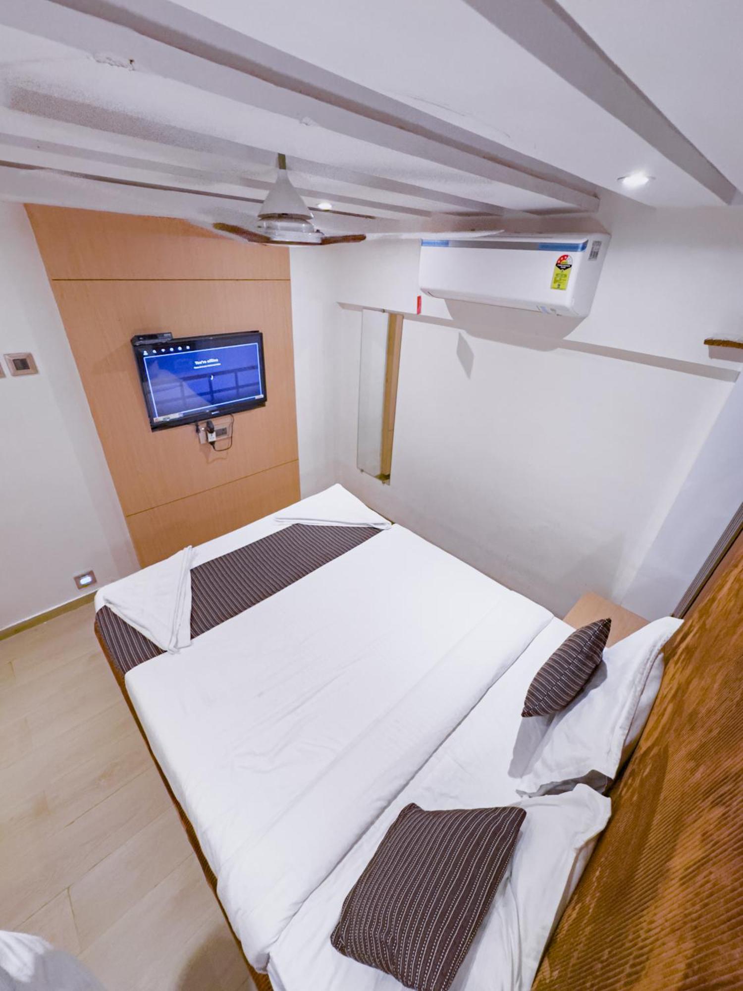 Hotel Winton มุมไบ ภายนอก รูปภาพ