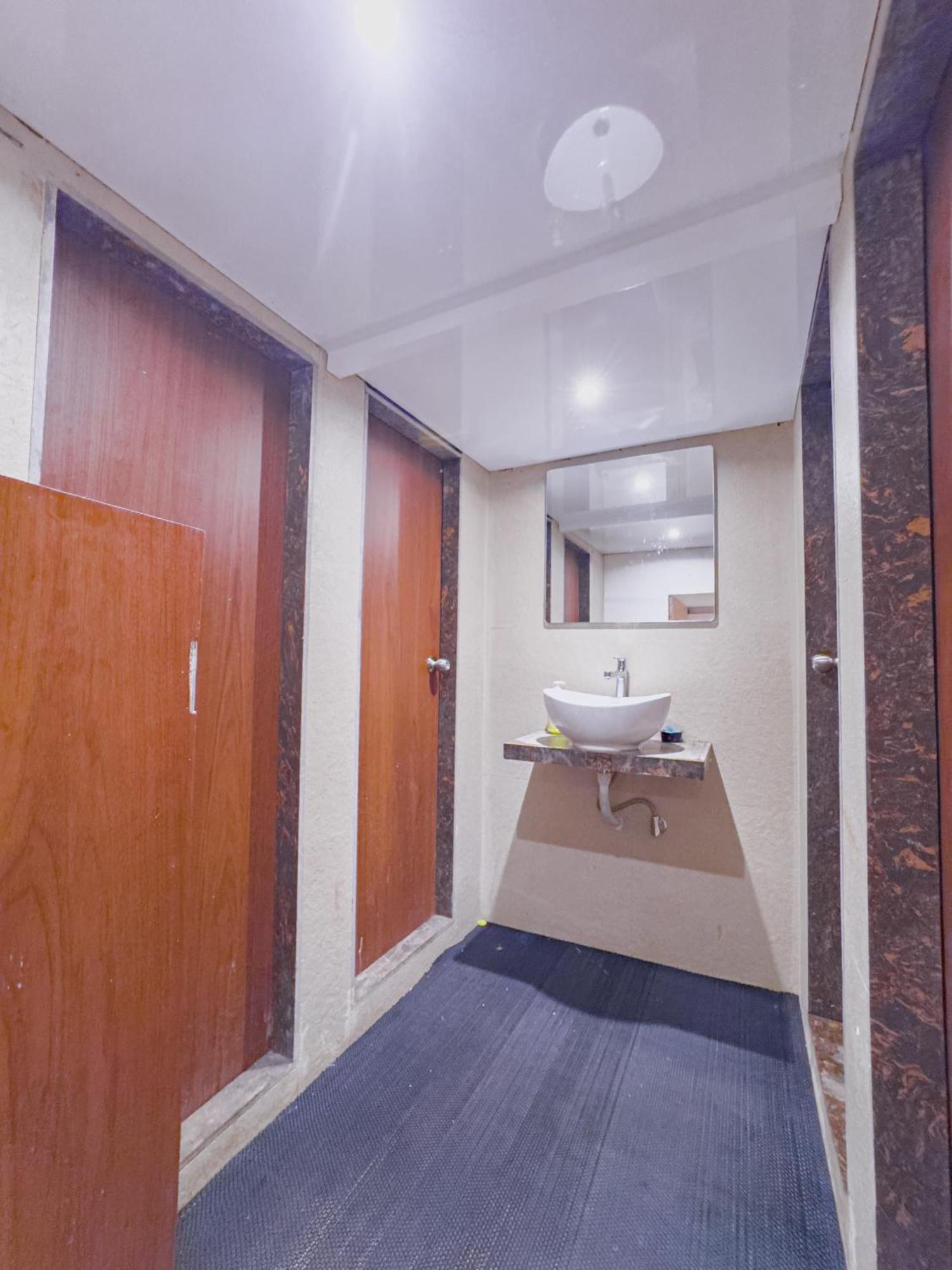 Hotel Winton มุมไบ ภายนอก รูปภาพ