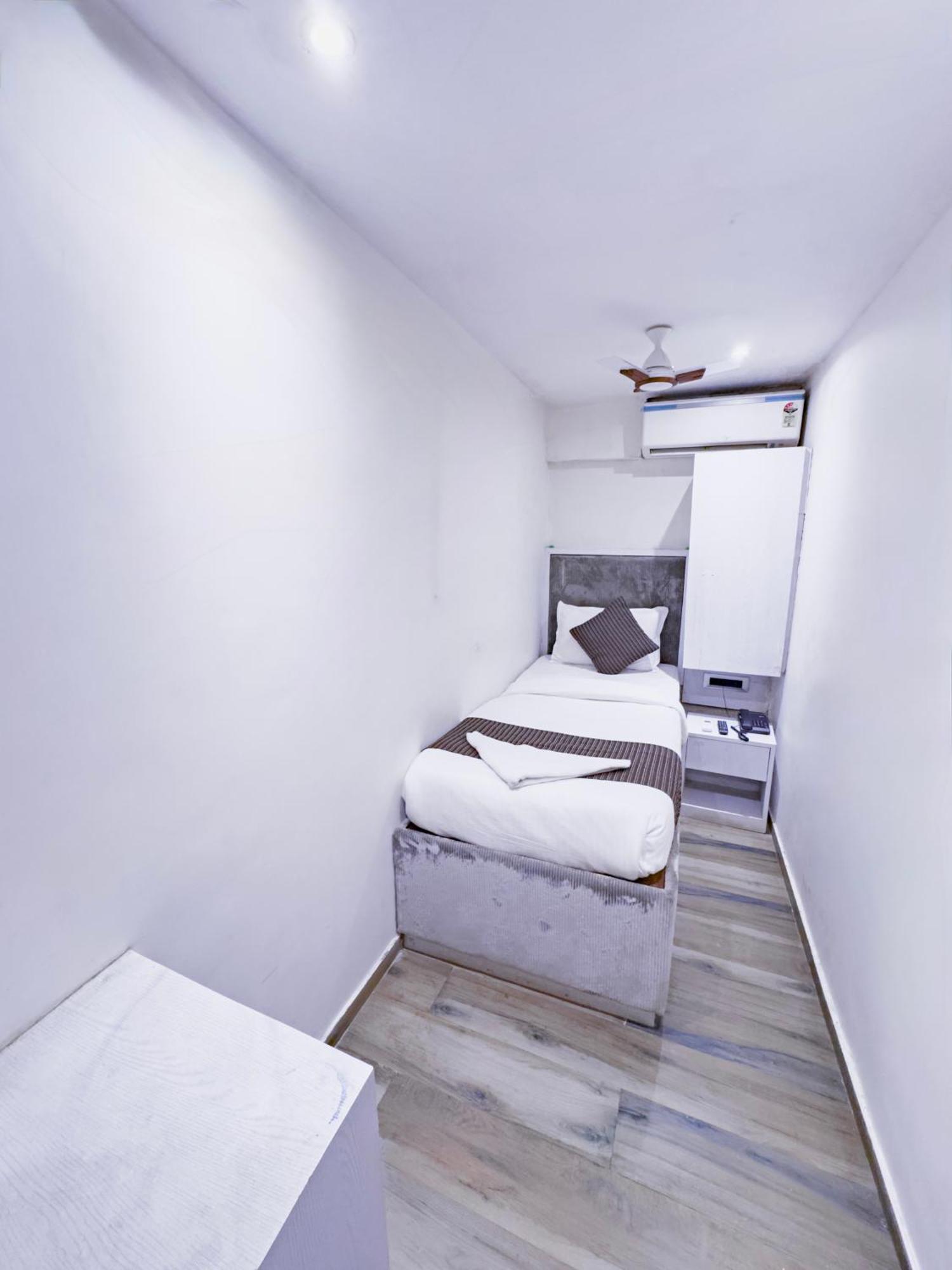 Hotel Winton มุมไบ ภายนอก รูปภาพ