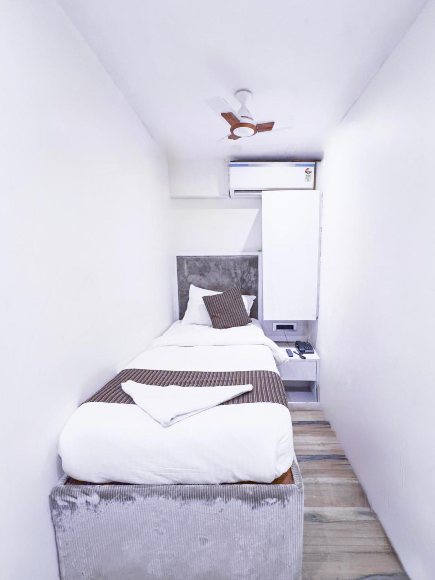 Hotel Winton มุมไบ ภายนอก รูปภาพ