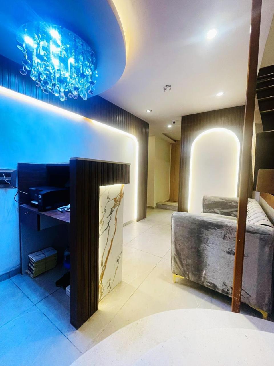 Hotel Winton มุมไบ ภายนอก รูปภาพ