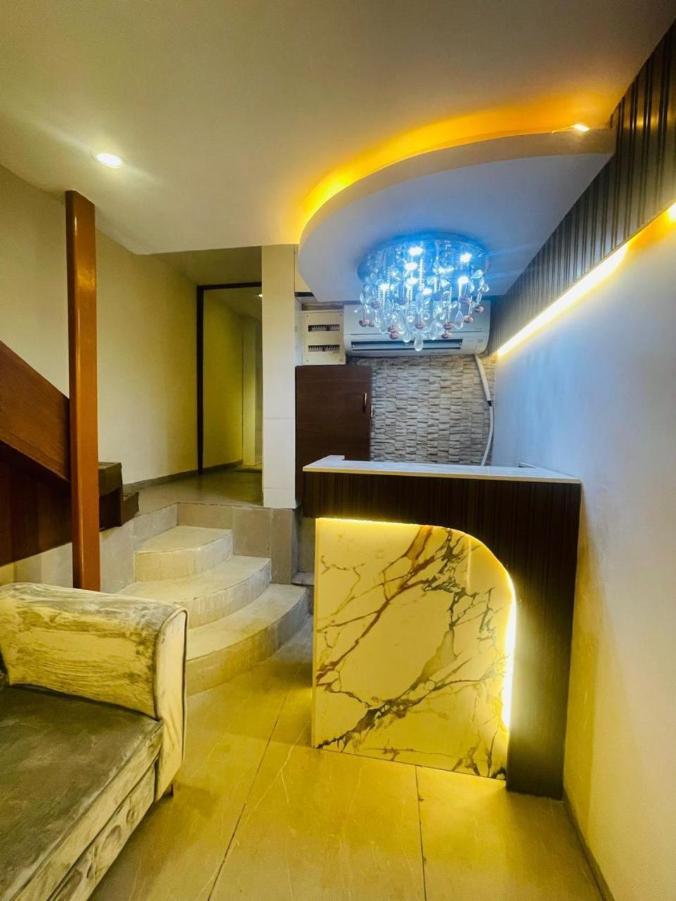 Hotel Winton มุมไบ ภายนอก รูปภาพ